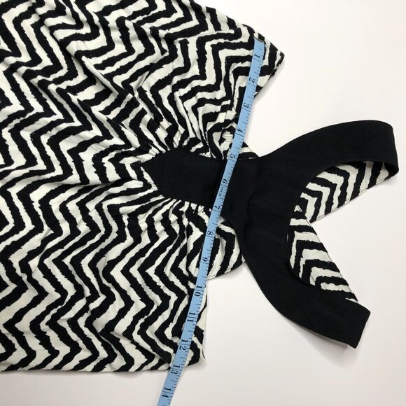DYNAMITE Black & White Zigzag Chevron Tribal Flowy Racerback Dressy Tank Top - Picture 9 of 10